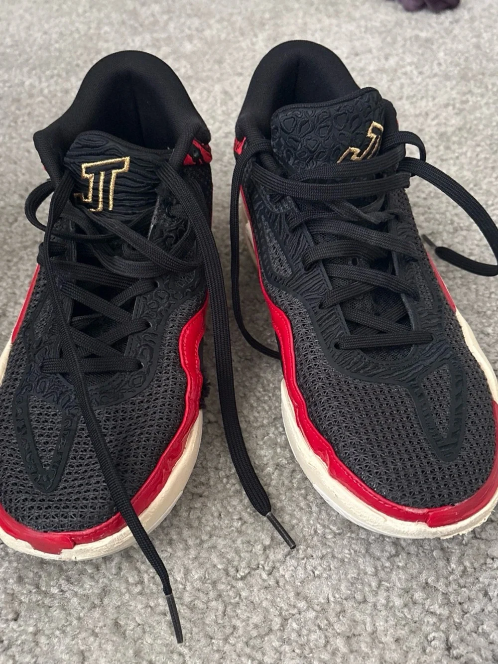 Jordan Men's Black and Red Low-Top Sneakers with Gold Logo